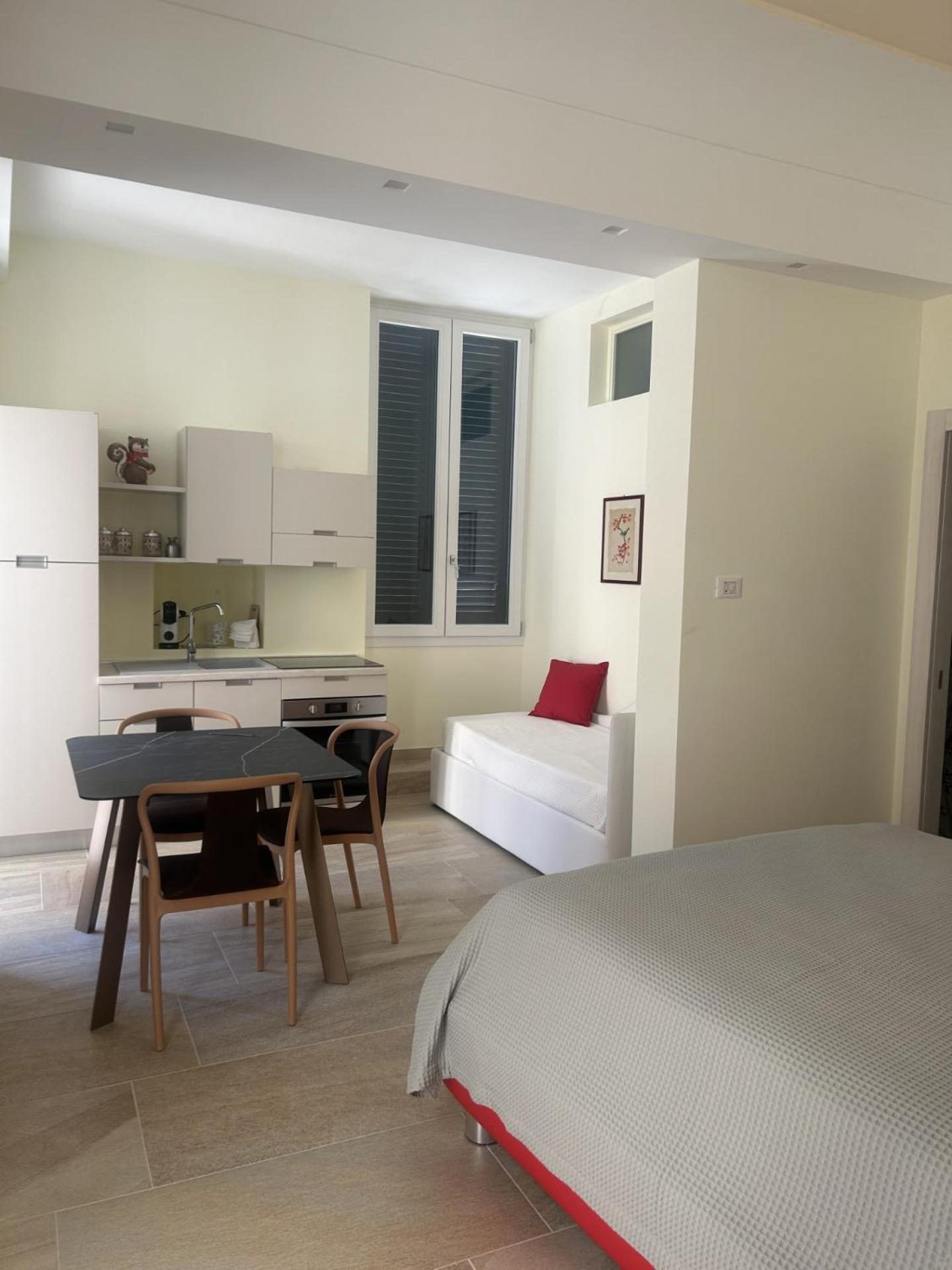Palazzo Lanzilao'S Rooms เลชเช ภายนอก รูปภาพ