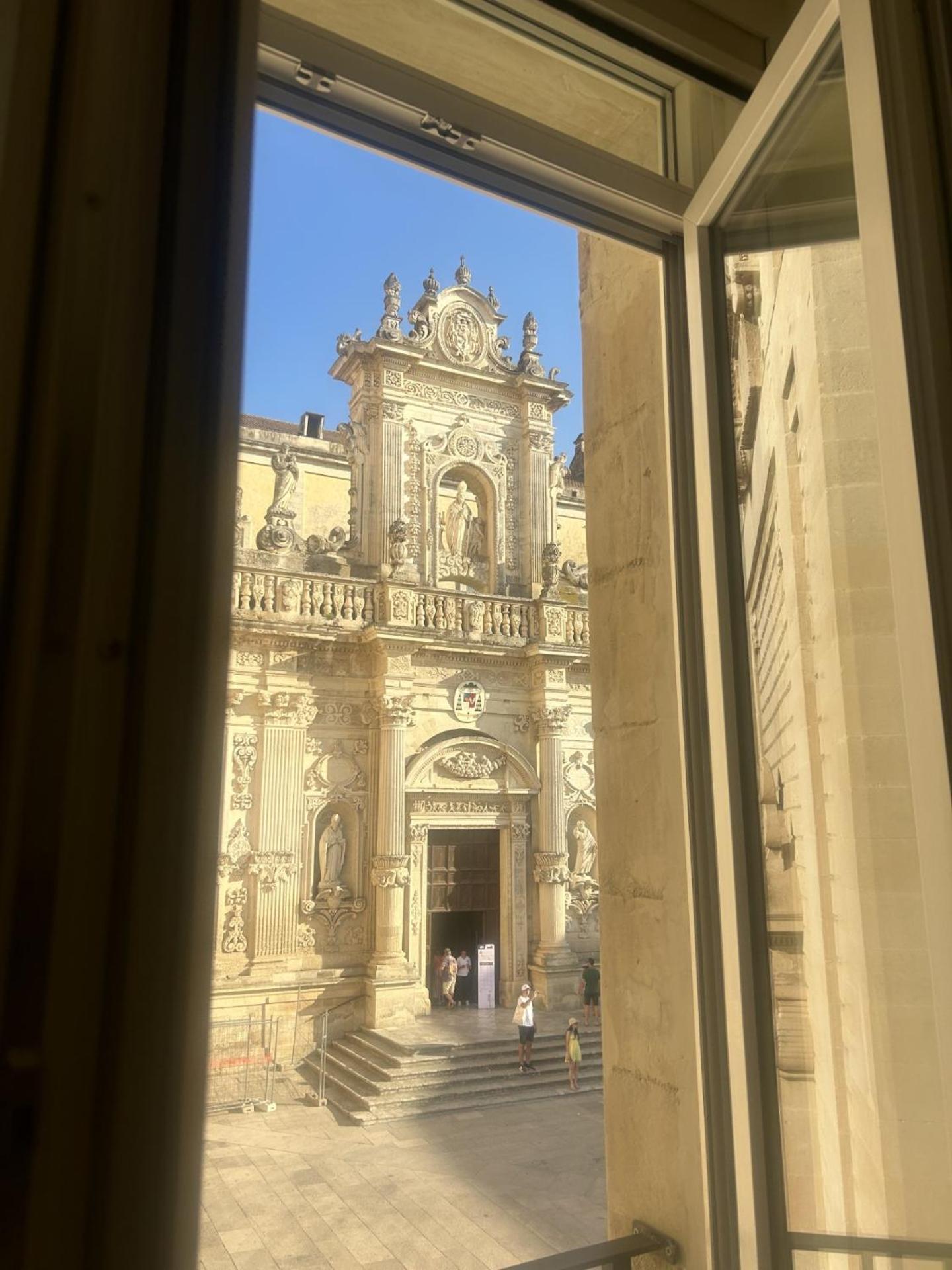 Palazzo Lanzilao'S Rooms เลชเช ภายนอก รูปภาพ